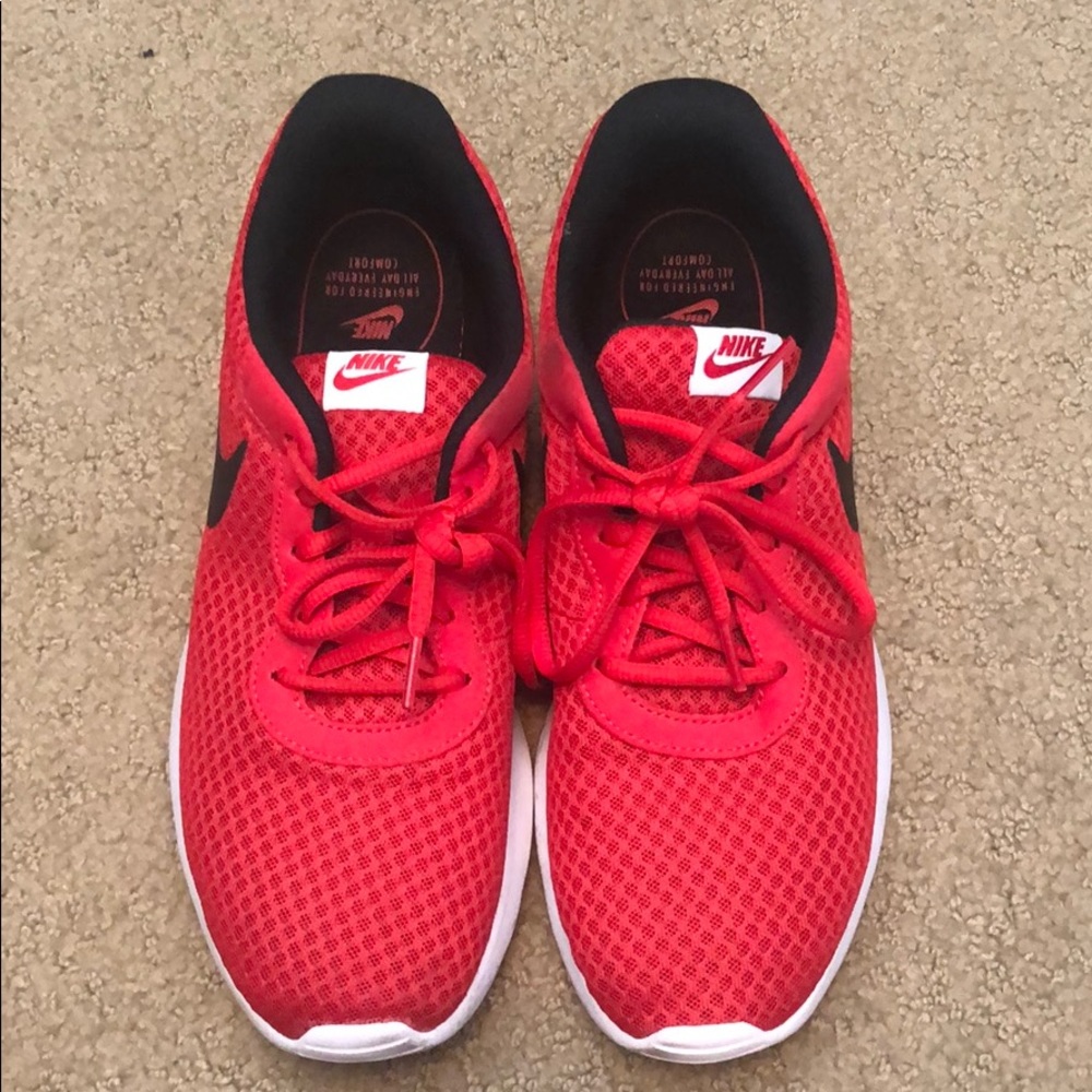 Practically new men’s Nike running shoes